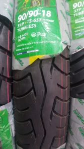 Timsun Tubeless Tyre 90-90-18 TS-657 Tire